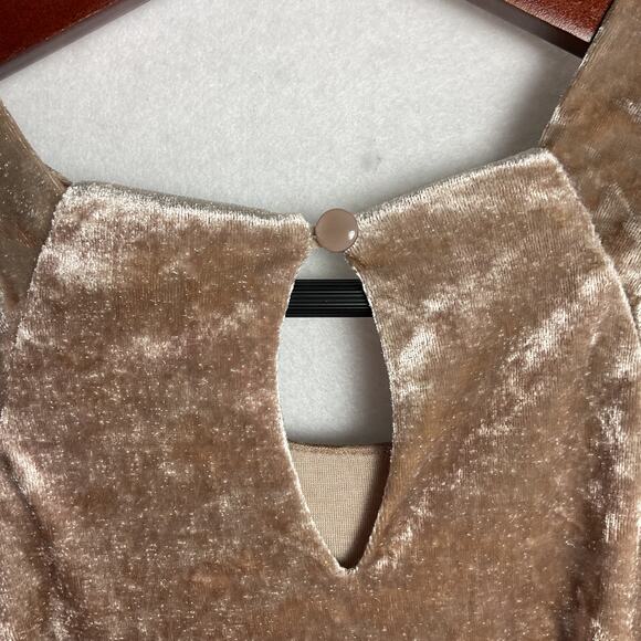 Porridge Clothing Jessie Crushed Velvet Halter Top Keyhole Closure Gold M 124051 - Picture 4 of 10